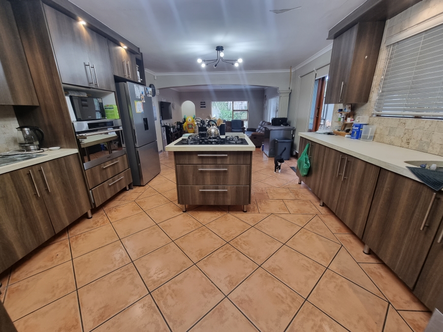 3 Bedroom Property for Sale in Dobson Western Cape